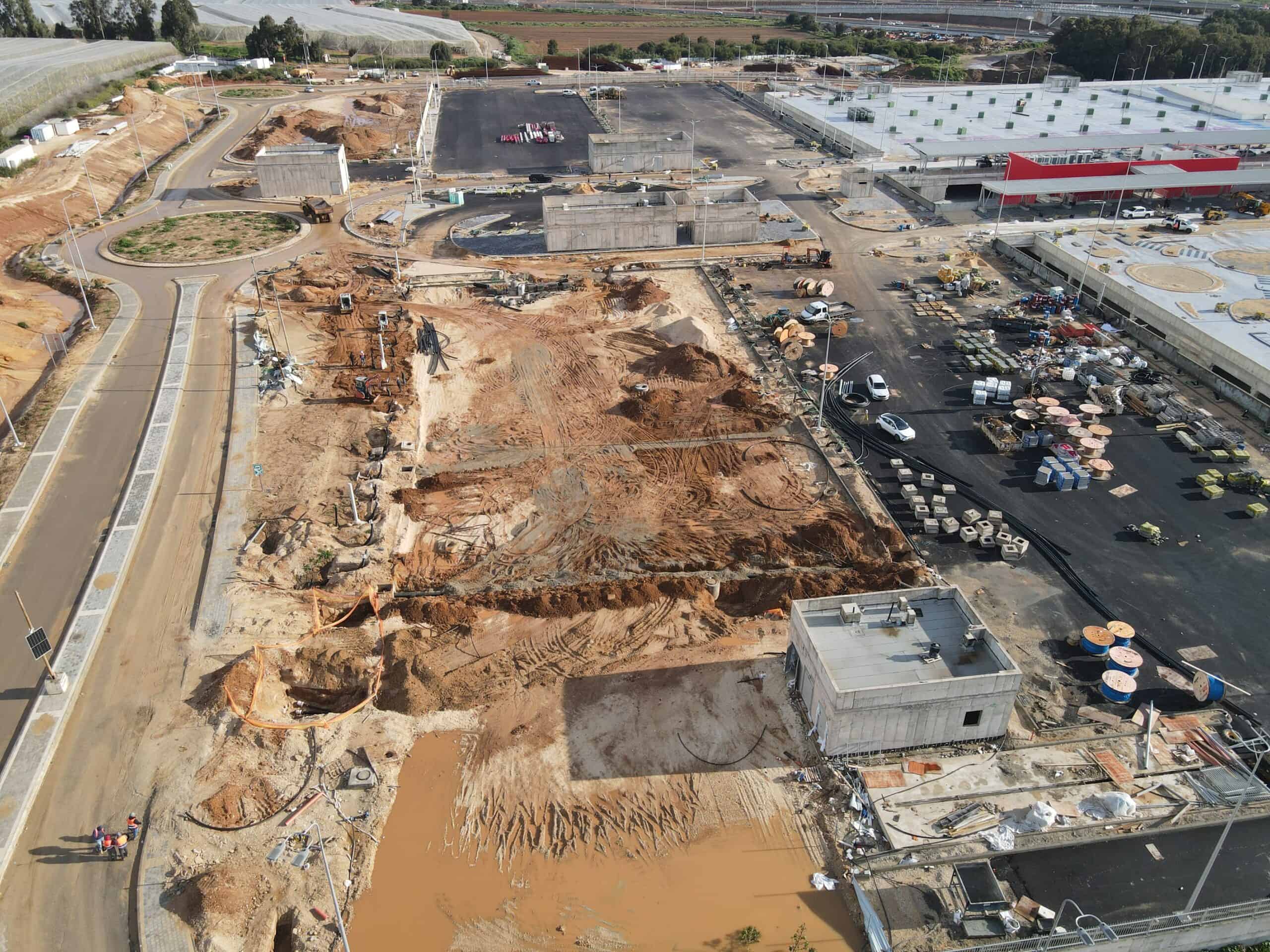 מצב המבנים לפני התקנת מערכת החיפוי בפרויקט השאטלים של תל אביב