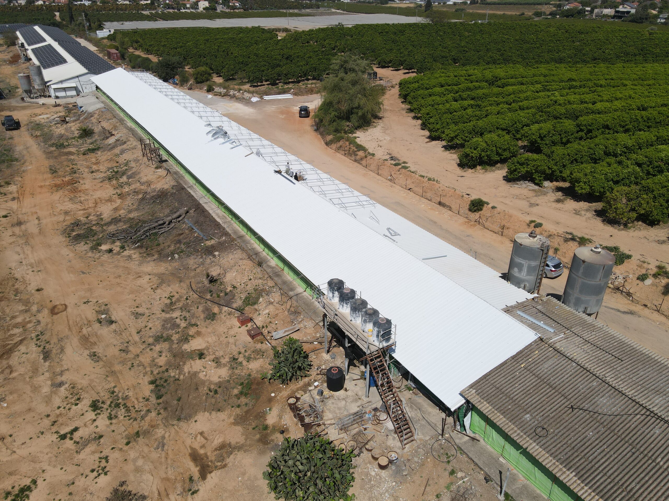 משק עגמי משגב דב - פרויקט החלפת גג בהיקף כ-1550 מ״ר